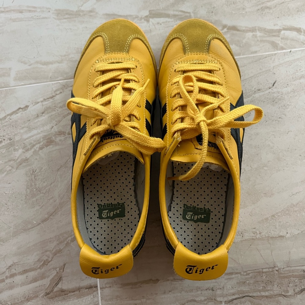 Onitsuka Tiger by Asics Yellow Sneakers Classic Low-Top Design